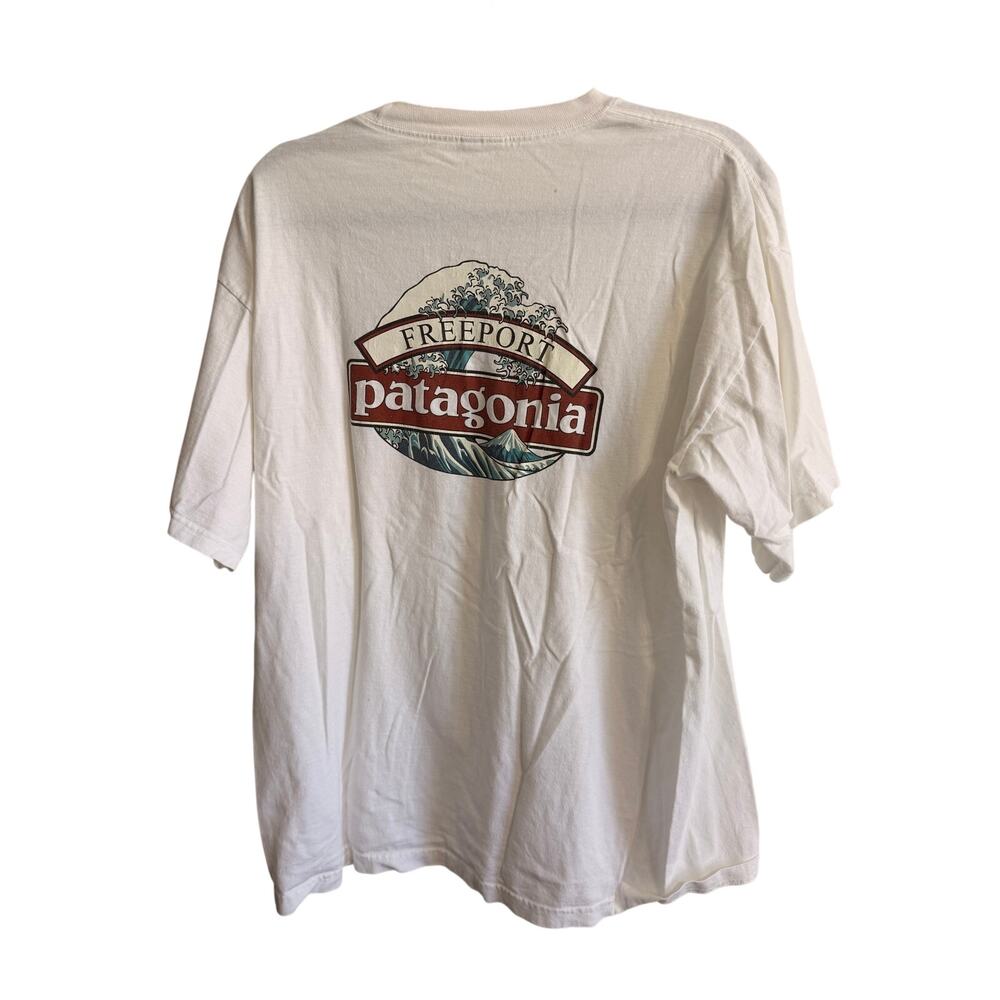 Patagonia Freeport Hokusai Wave Tee Mens Sz L White Made In USA Tiny Faint Spots